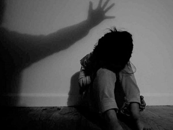 Gã đàn ông bán vé số dạo hại đời bé gái tại khu nhà trọ