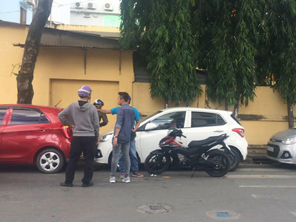 Nam thanh niên đập phá xe ô tô của tài xế GrabCar: Tôi làm theo lệnh của bà chủ quán nhậu!