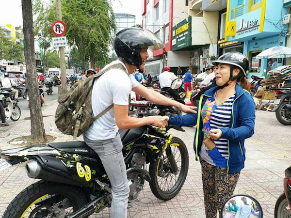 "Soái ca" bắt cướp giữa Sài Gòn làm xao xuyến cộng đồng mạng