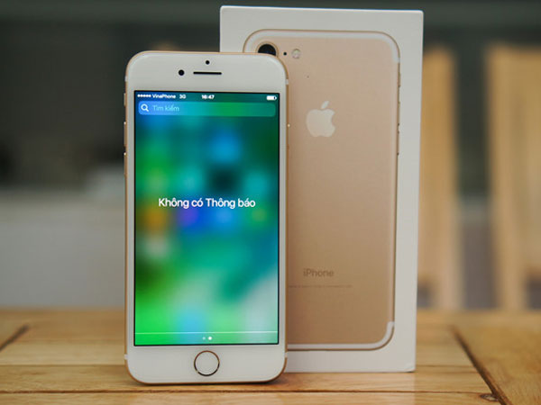 Về hơn 8 triệu, giá iPhone 7 chạm đáy mới tại Việt Nam