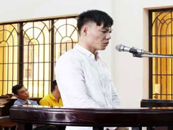 Đâm chết bạn nhậu vì lỡ ném ly bia trúng người