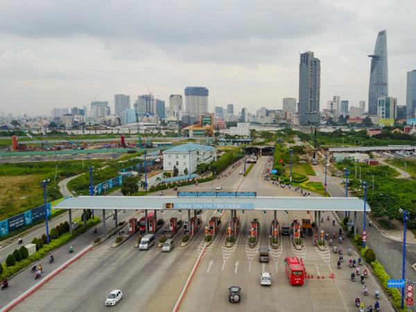 Hai trạm thu phí bỏ hoang ở trung tâm TP HCM