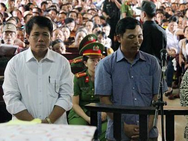 Khai trừ Đảng cựu chủ tịch xã để xảy ra tham ô gần 1 tỉ