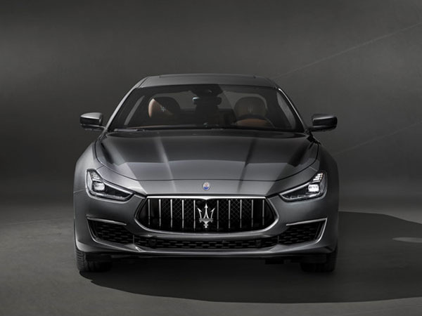 Maserati ra mắt Ghibli GranLusso thế hệ mới