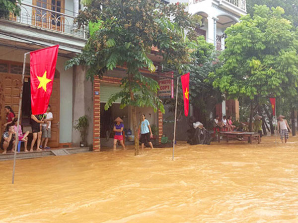 Mưa lớn gây ngập lụt ở Tuyên Quang, thủy điện phải xả lũ