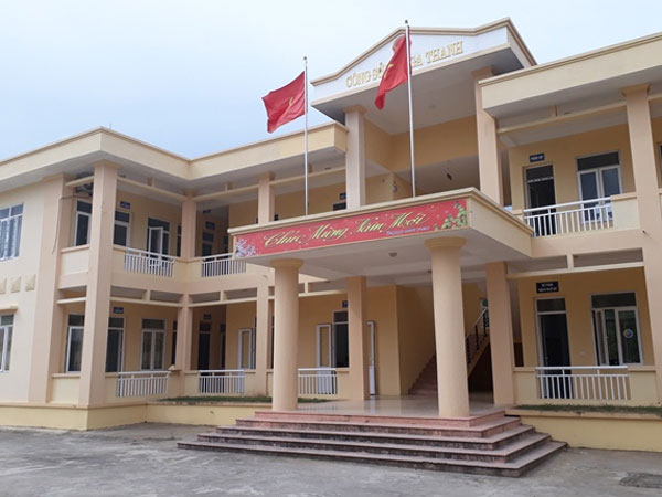 Vợ lọt hộ nghèo, Chủ tịch xã duyệt nhưng "không để ý"