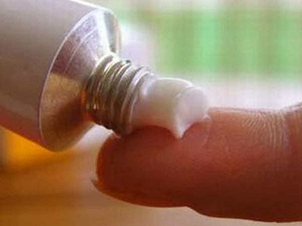 Đình chỉ lưu hành kem bôi trực tràng, thuốc viên đặt ngoại nhập