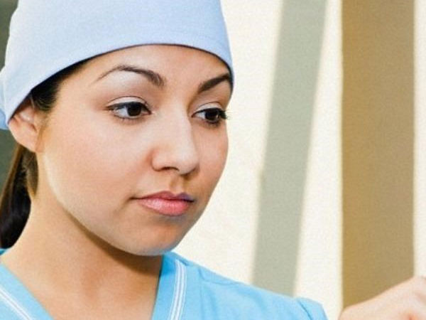 Bị sa thải vì quá xinh gái