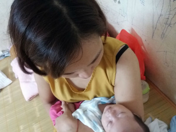 Hà Nội: Bé gái 15 ngày tuổi bị bỏ rơi ở nhà trọ đã được mẹ nhận lại để nuôi