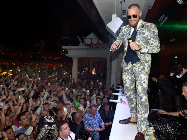 McGregor tổ chức ăn mừng hoành tráng dù thất bại trước Mayweather