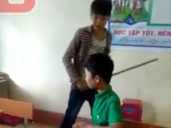 Nam sinh lớp 7 bị bạn học dùng tuýp sắt đánh hội đồng