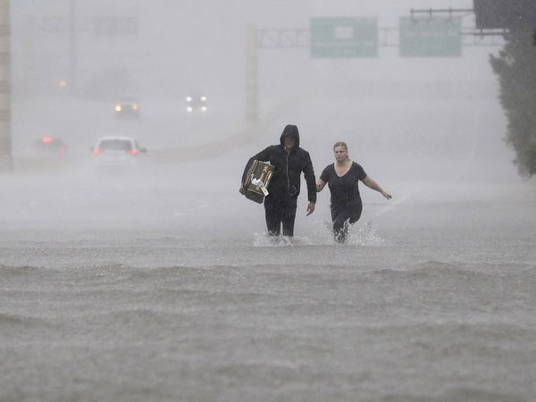 Siêu bão thập kỷ nhấn chìm Houston