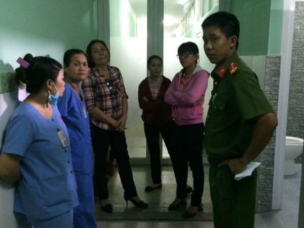 Vụ thai nhi trong sọt rác bệnh viện: Người mẹ không rõ vì sao thai nhi rơi ra ngoài?