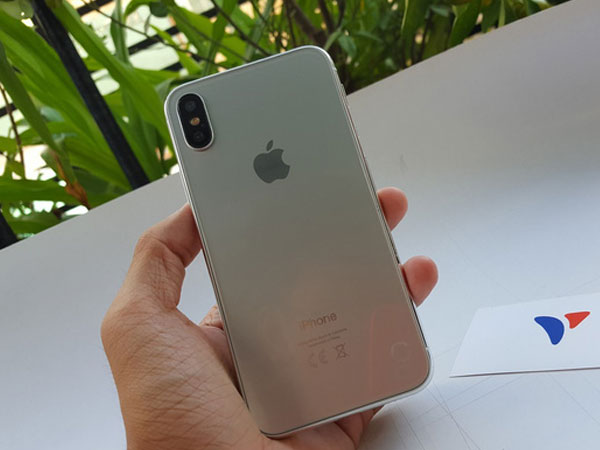 Xuất hiện mô hình iPhone 8 đẹp "lung linh" tại Việt Nam