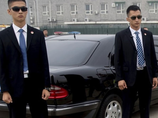 Cung cấp dịch vụ thuê vệ sỹ như gọi taxi Uber