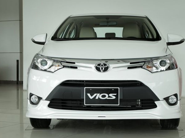 Toyota giảm giá mạnh hai mẫu xe hot Vios và Innova