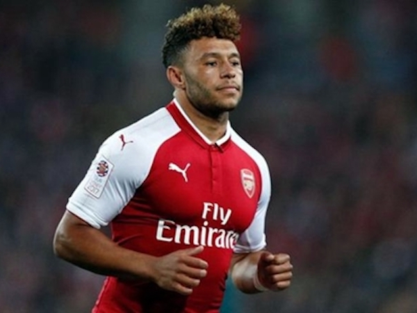 Oxlade-Chamberlain từ chối đầu quân cho Chelsea