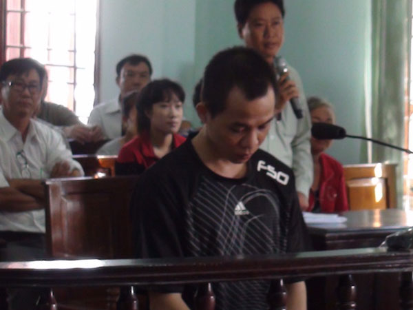 Cô gái vẫn lãnh 19 nhát dao sau khi van xin người yêu đừng giết
