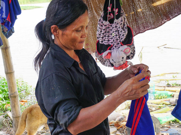 Cuộc sống của người mẹ "hậu duệ Âu cơ" một mình nuôi đủ 14 con, 7 lần đẻ rơi ngoài ruộng