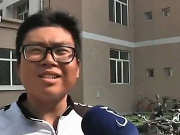 Nam sinh đạp xe 22 ngày để đến trường nhập học
