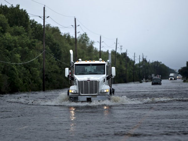 Nổ nhà máy hóa chất ở Texas sau siêu bão Harvey