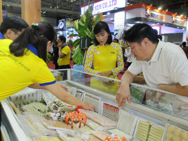 Trung Quốc lại ồ ạt gom thủy sản
