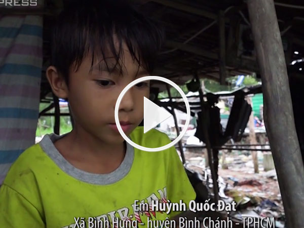 Video: Những đứa trẻ đói nghèo ở "xóm ốc" ven Sài Gòn