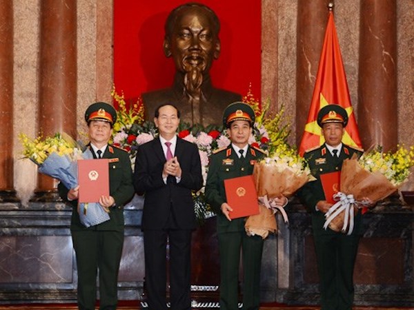Chủ tịch nước trao quyết định thăng quân hàm 2 Thượng tướng
