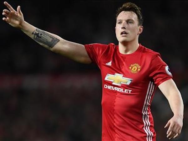 Sao Man Utd kêu oan vì án phạt của UEFA
