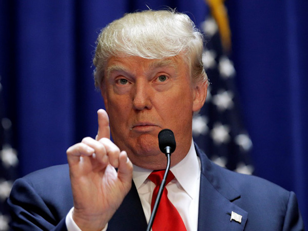 Tổng thống Trump ủng hộ 1 triệu USD cho người dân vùng bão lũ