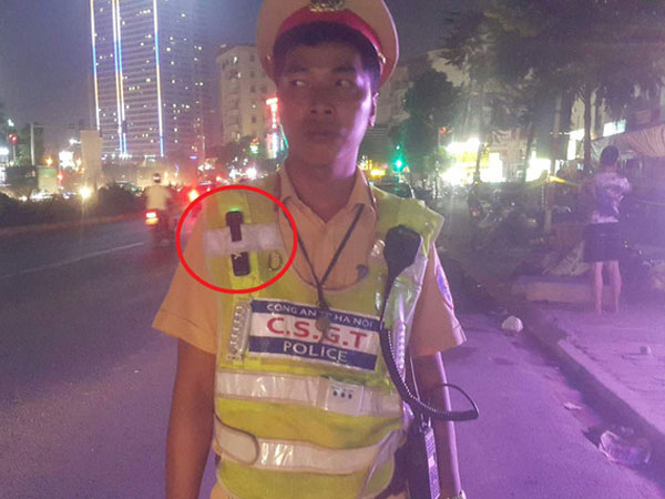 Cảnh sát 141 Hà Nội được trang bị camera dạng bút
