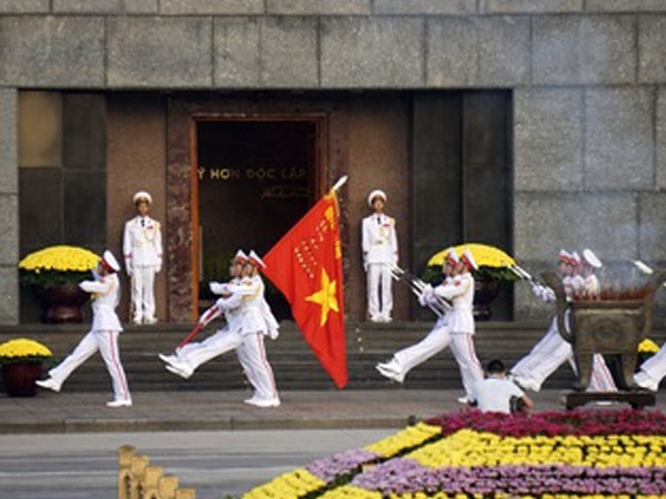 Lễ chào cờ trên quảng trường Ba Đình trong buổi sáng 2/9