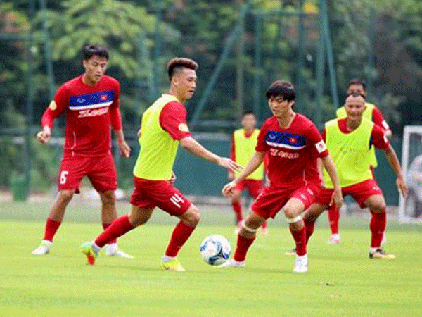 ĐT Việt Nam: Công cùn, thủ chưa ... cứng và giải pháp