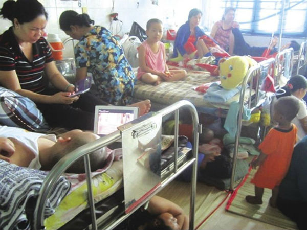 "Hoa hồng" cho bác sĩ và gánh nặng của bệnh nhân