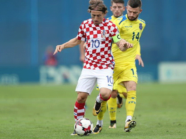 Luka Modric tố FIFA đối xử với các cầu thủ như ở trong quân đội