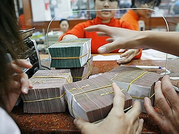 Vay dưới 100 triệu đồng mới được giải ngân bằng tiền mặt