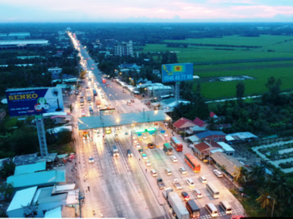 Vụ đưa tiền lẻ ở BOT Cai Lậy: Công an mời tài xế lên làm việc