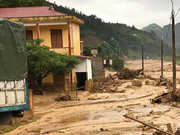 Yên Bái sạt lở đất, hai người tử vong