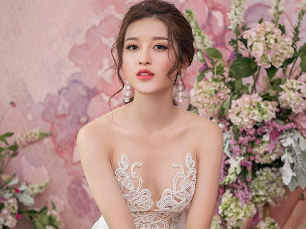 Báo Trung bất ngờ khen ngợi Huyền My đẹp "khuynh nước khuynh thành"
