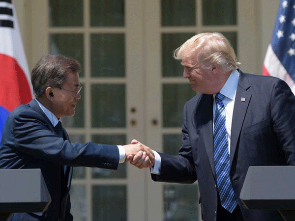 Ông Trump đồng ý bán hàng tỷ USD vũ khí cho Hàn Quốc