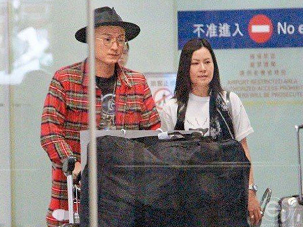 Tài tử TVB hạnh phúc bên bồ mới sau ồn ào "moi tiền con gái trùm sòng bài"