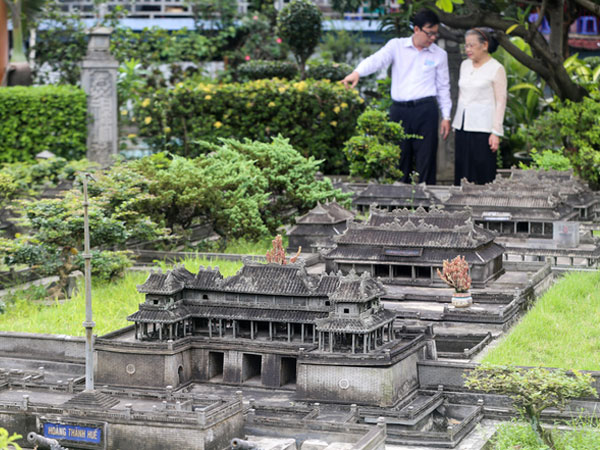 Tiến sĩ tái hiện cố đô Huế ở Sài Gòn để báo hiếu cha mẹ
