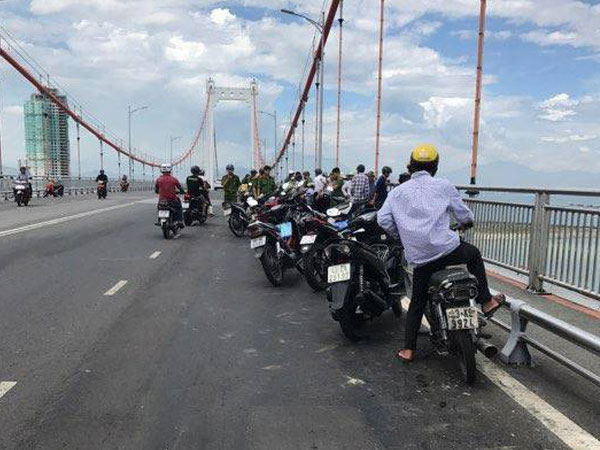 Đà Nẵng: Người đàn ông nhảy cầu tự tử, nghi do mắc bệnh nan y