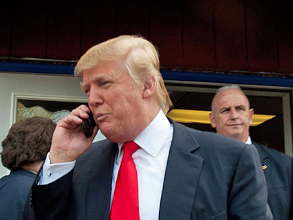 iPhone của Tổng thống Trump không có trình duyệt web