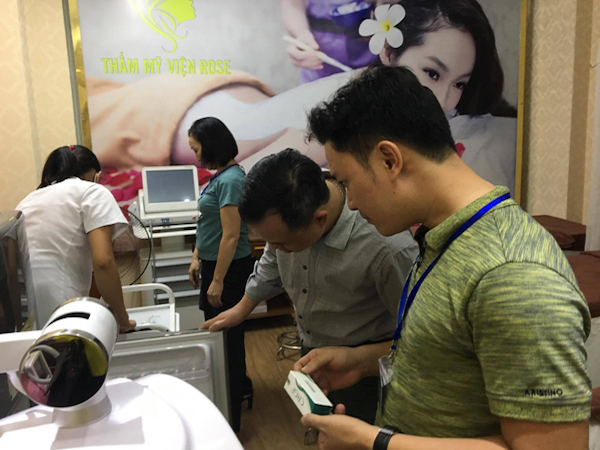 Một thẩm mỹ viện Hà Nội bị phát hiện tiêm giảm béo trái phép