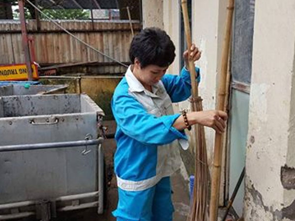 Người đàn ông quái gở khiến nữ lao công căm phẫn