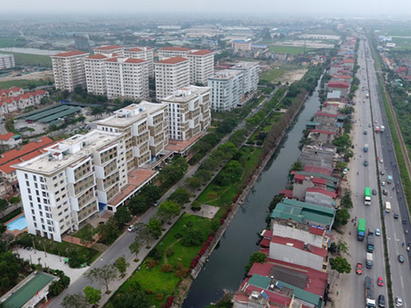 Tặng ôtô, xe SH, sổ tiết kiệm "dụ" khách mua nhà tháng cô hồn