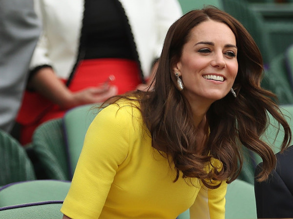 Tạp chí Pháp bồi thường 3 tỉ đồng vì đăng ảnh ngực trần của Kate Middleton