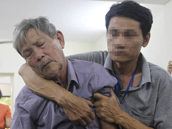 2 năm ròng đòi công lý cho con 3 tuổi bị cụ ông 79 tuổi hiếp dâm