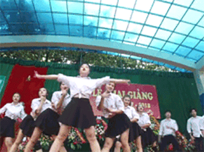 Màn nhảy nóng bỏng của học sinh Quảng Ninh trong lễ khai giảng